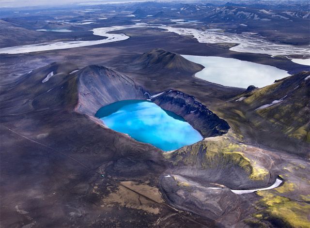 Beauty Observed in an Icelandic Volcanic Ash Field